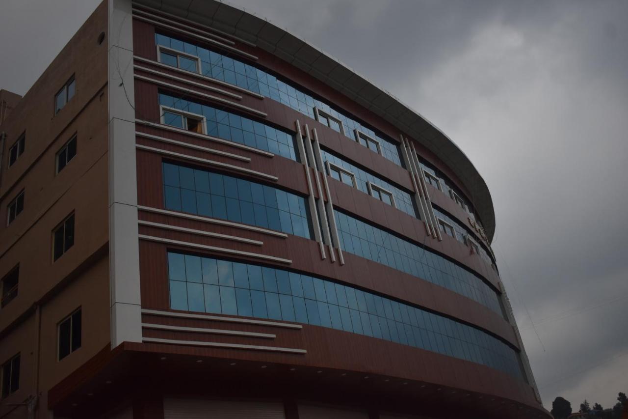 Jai Maa Bhagwati Hotel Pithorāgarh Exteriör bild