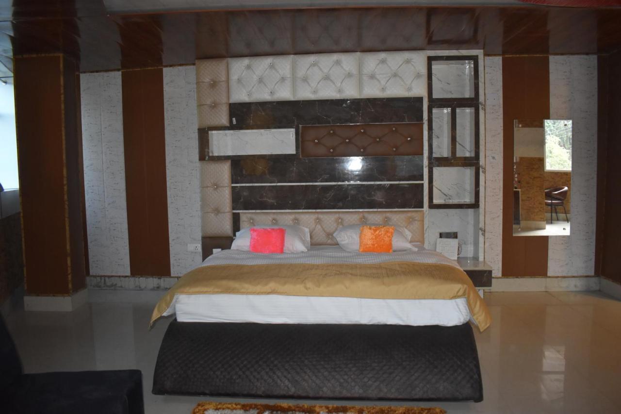 Jai Maa Bhagwati Hotel Pithorāgarh Exteriör bild