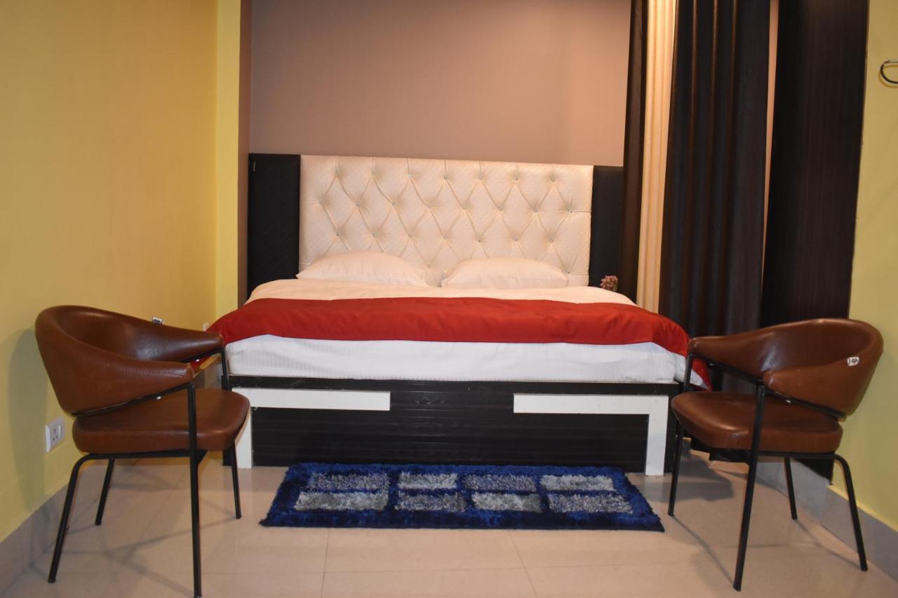 Jai Maa Bhagwati Hotel Pithorāgarh Exteriör bild