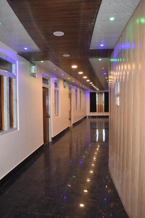 Jai Maa Bhagwati Hotel Pithorāgarh Exteriör bild
