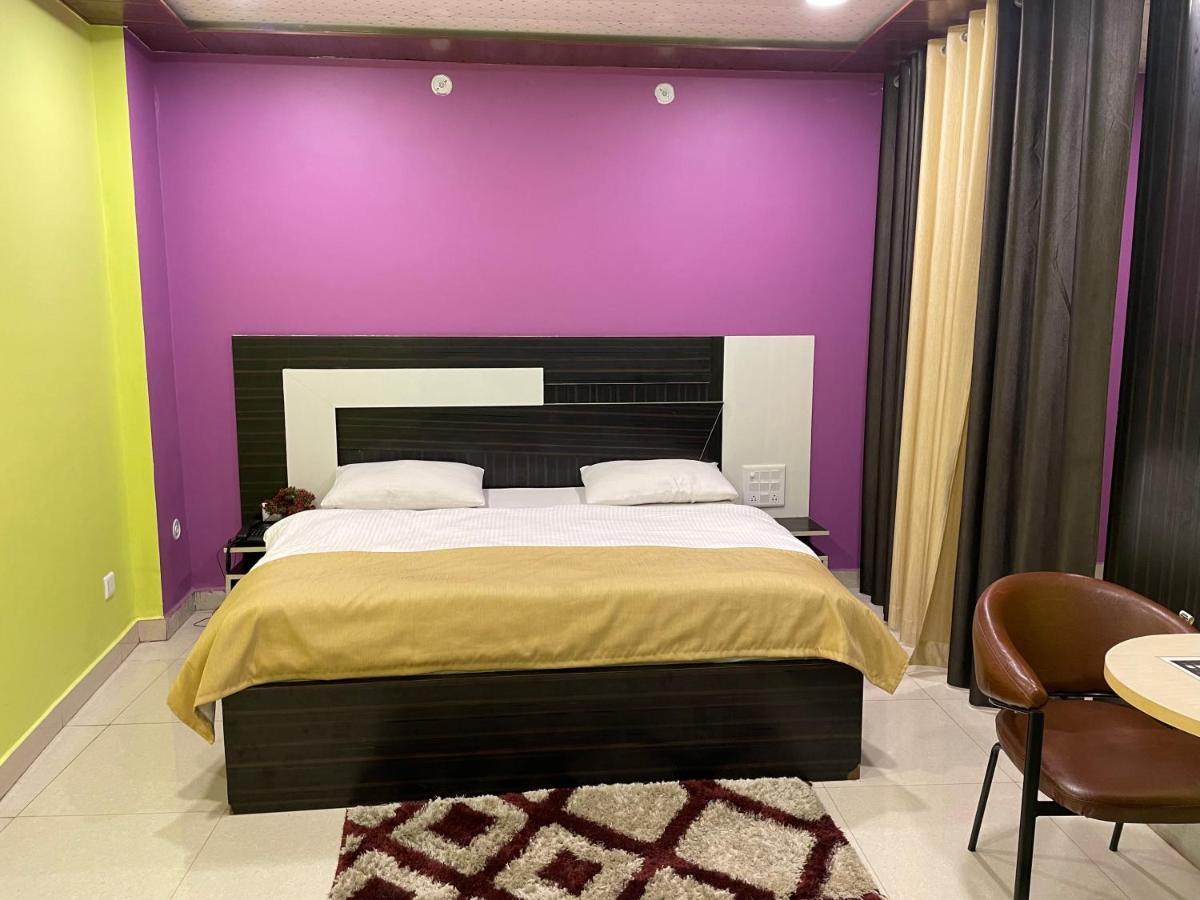 Jai Maa Bhagwati Hotel Pithorāgarh Exteriör bild