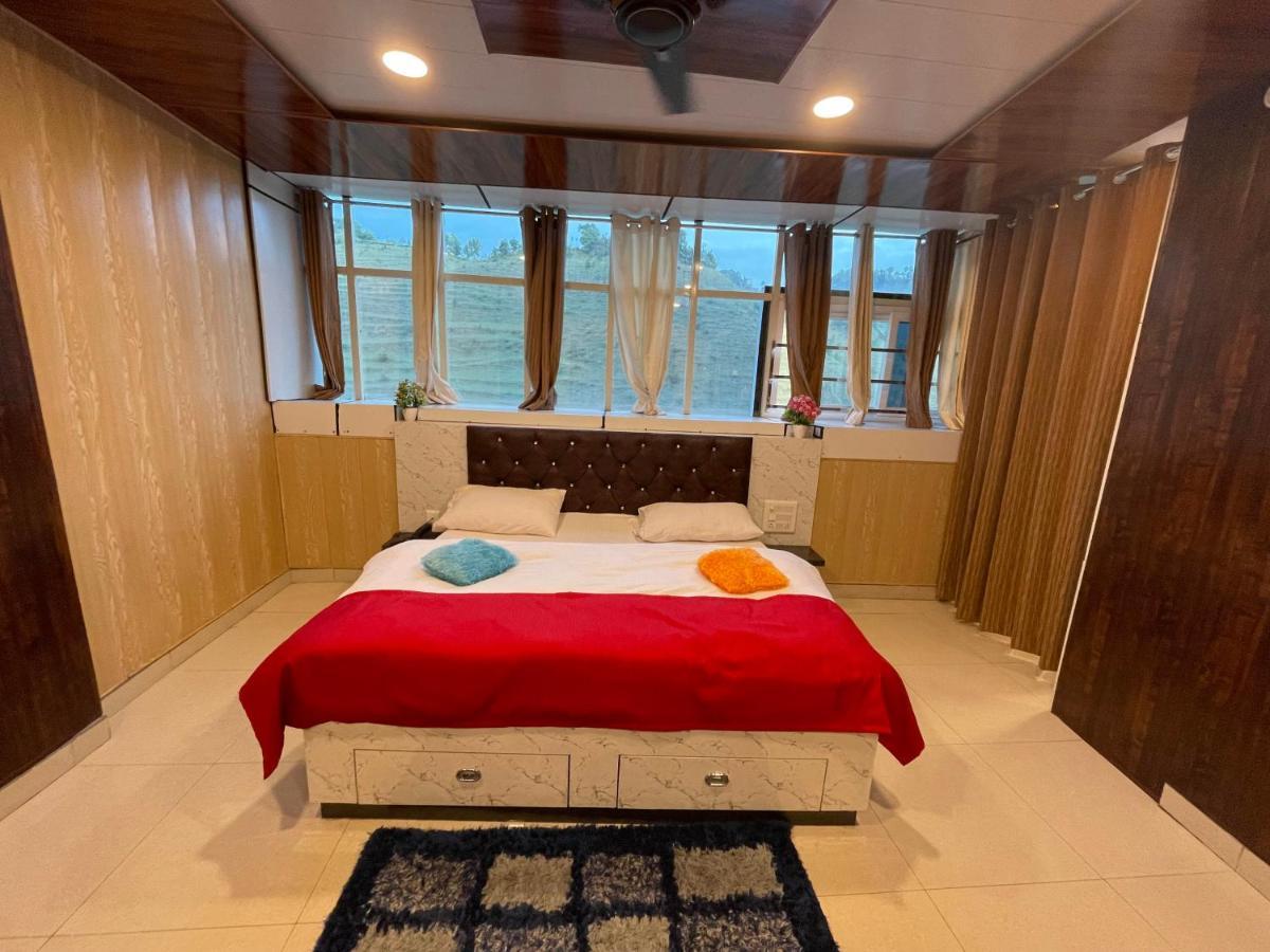 Jai Maa Bhagwati Hotel Pithorāgarh Exteriör bild
